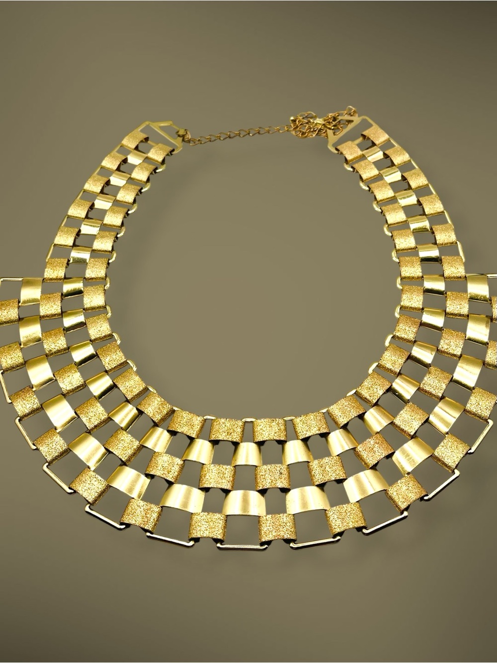 Fab Vintage Gold Tone Textured Bib Collar Necklace Retro Brutalist Statement - Picture 5 of 15